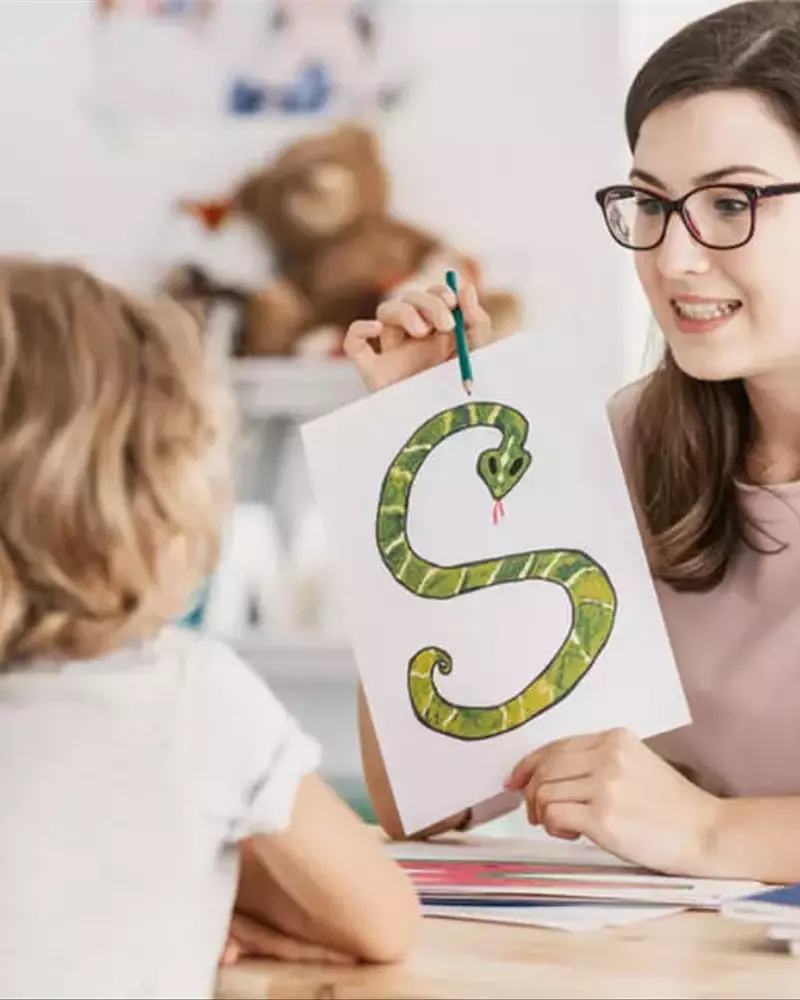 Spoken Language Training — Linguistic Foundations, Cognitive Mechanisms, and Communication Context