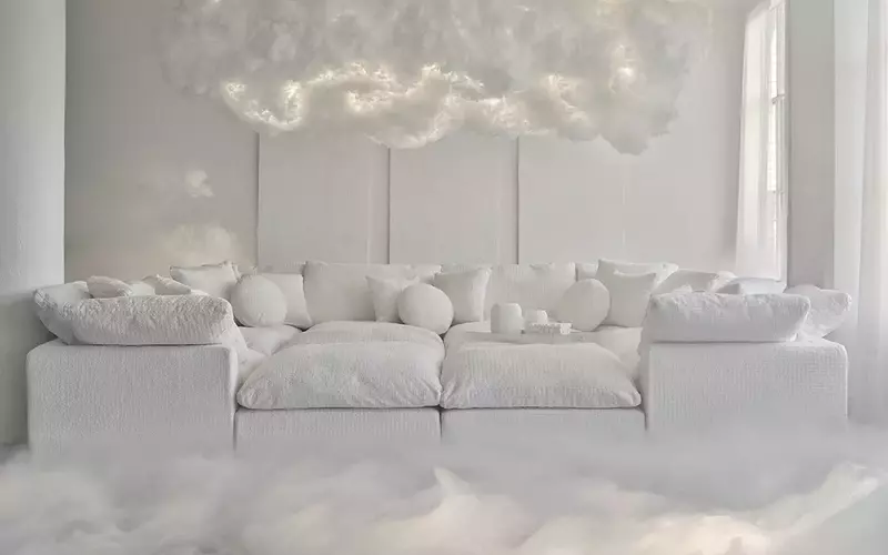 L'Eleganza del Bianco: 10 Residenze Ispirate al Pantone Cloud Dancer 2026