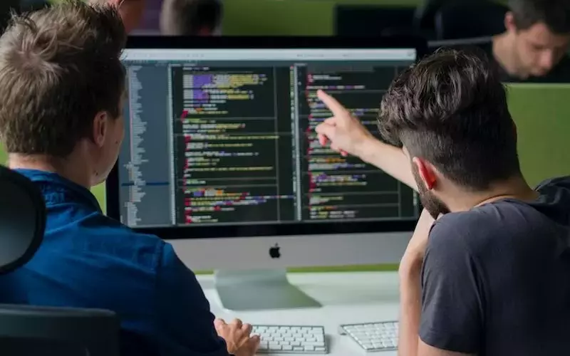 Software Engineer Degrees Online: Academic Structure, Core Knowledge, and Educational Context