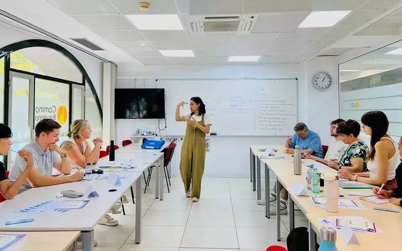 Spanish Language Education: A Systematic and Pedagogical Overview