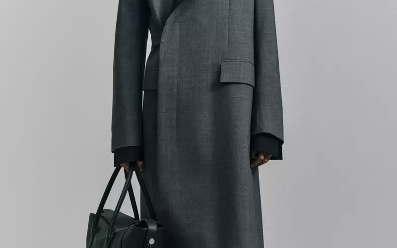Sacai's Fall 2026 Ready-to-Wear: A Focus on Versatility and Hybridity