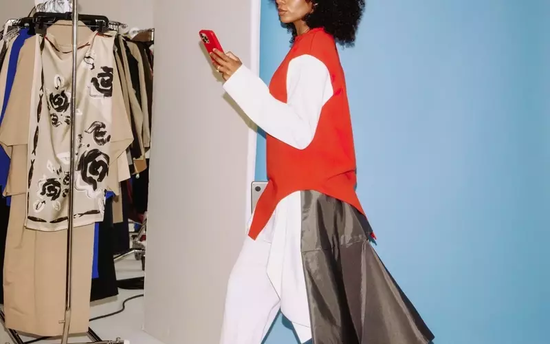 The Dominance of Thong-Heeled Sandals in Spring Fashion