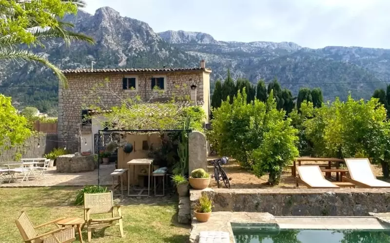 Discover Mallorca's Hidden Gems: A Guide to the Island's Best Airbnb Stays
