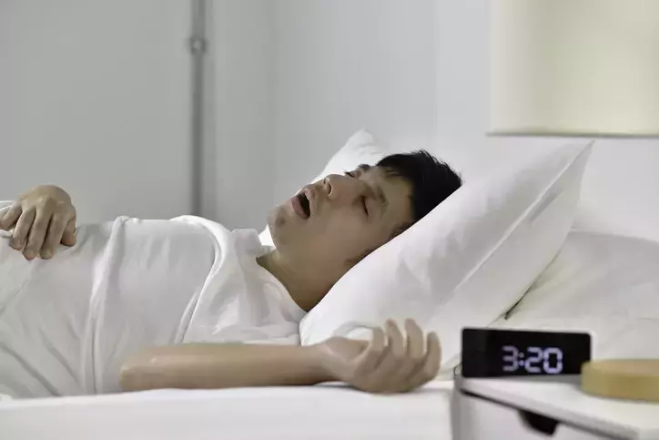 코골이 완화 가이드: 식습관 및 기타 치료법