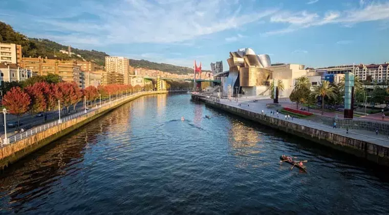 Entdecken Sie Bilbaos Geheimnisse: Eine Reise durch Kunst, Kultur und urbane Wunder