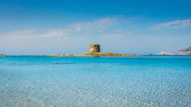 Sardiniens Küstenschönheiten: Eine Reise zu den atemberaubendsten Stränden
