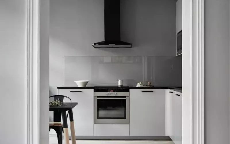 La Cucina in Tonalità Titanio: Un Equilibrio tra Modernità e Senza Tempo