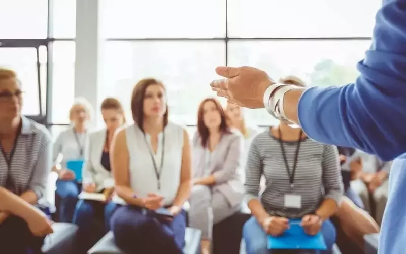 Sales Training: Definition, Principles, and Practical Applications