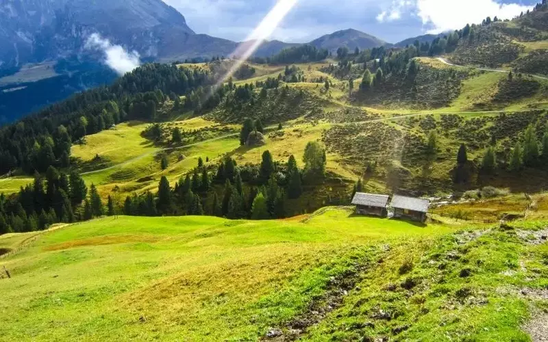 Eine unvergessliche Rundwanderung zur Mahlknechthütte auf der Seiser Alm