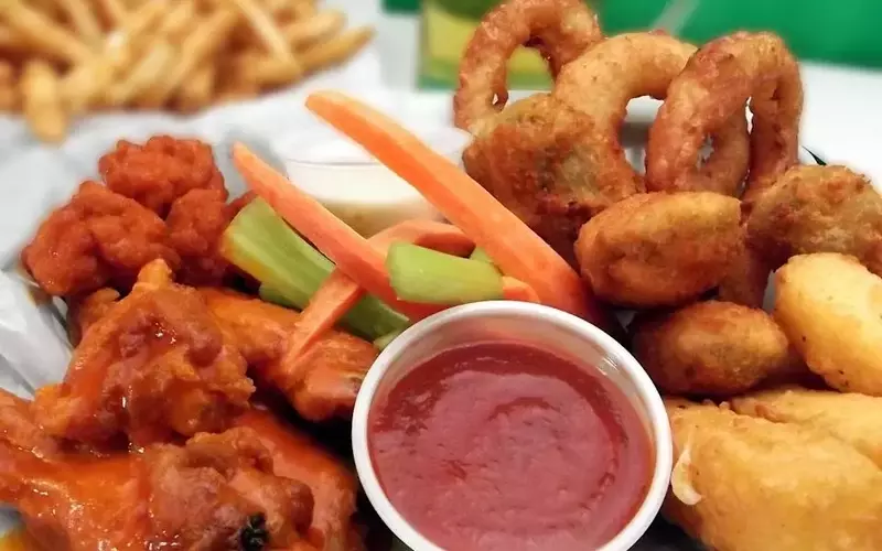 RBC Capital Maintains 'Outperform' Rating on Wingstop Despite Same-Store Sales Concerns