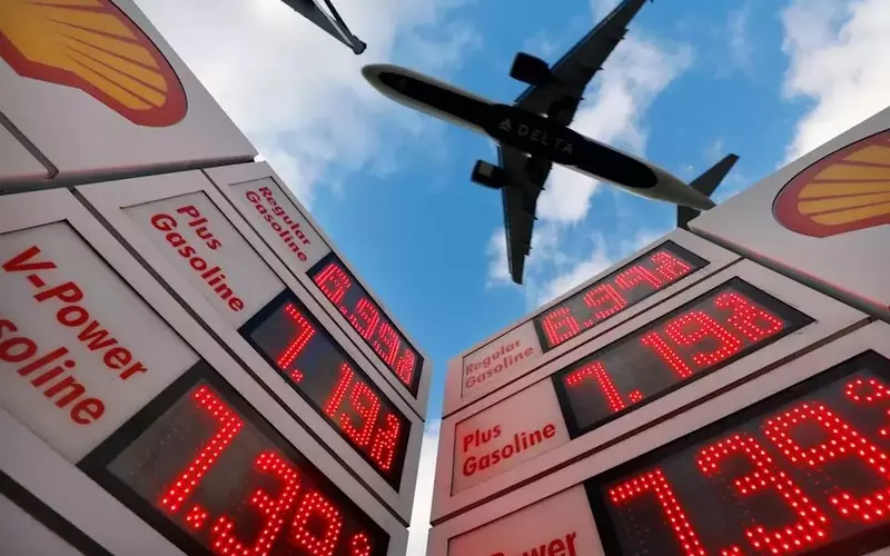 California Gasoline Prices Soar to Record Highs Amidst Global Oil Market Volatility