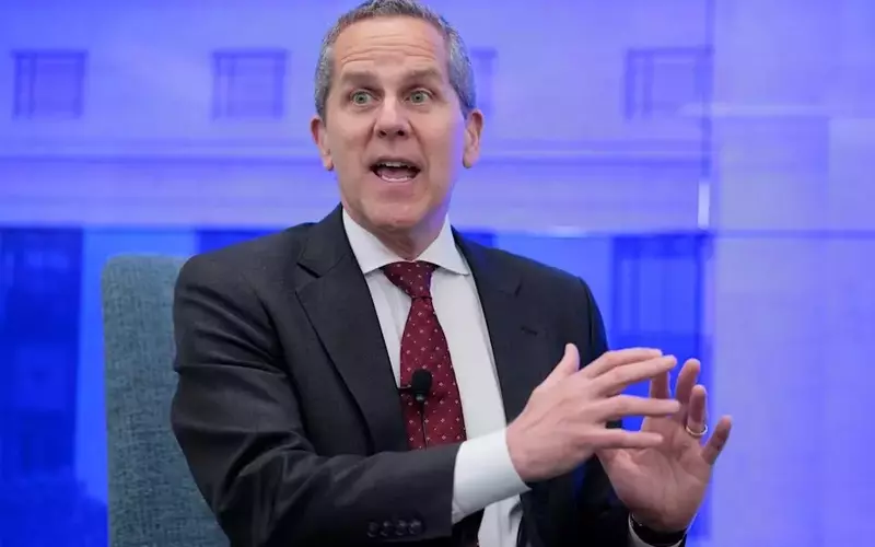 Federal Reserve Governor Raises Alarm on Private Credit Risks