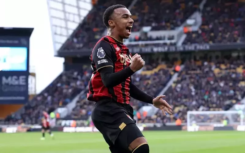 Football Clubs Vie for Rising Star Kroupi