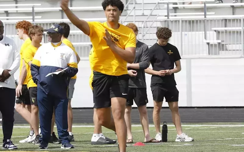 Upper Arlington Quarterback Battle Heats Up with St. Clair and Hunt