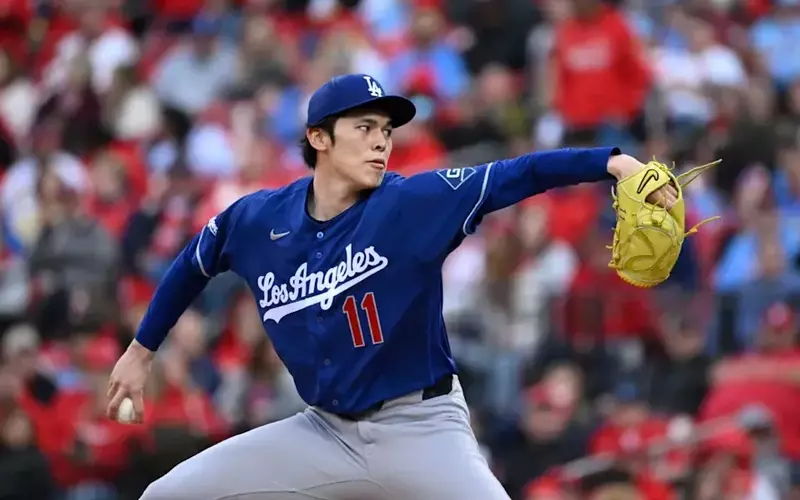 Dodgers' Pitching Dilemma: Sasaki's Future and Snell's Return