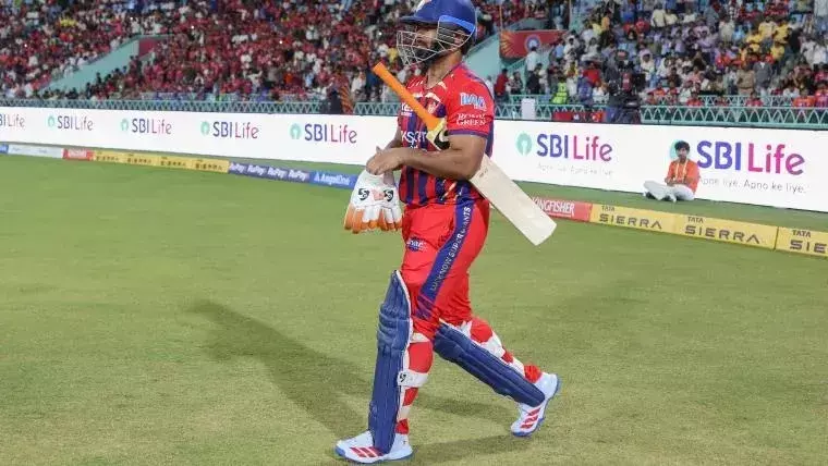 Cricketer Rishabh Pant Honors Mentor Yuvraj Singh with Special Gift