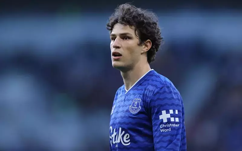 Everton's Transfer Pursuits and Player Aspirations