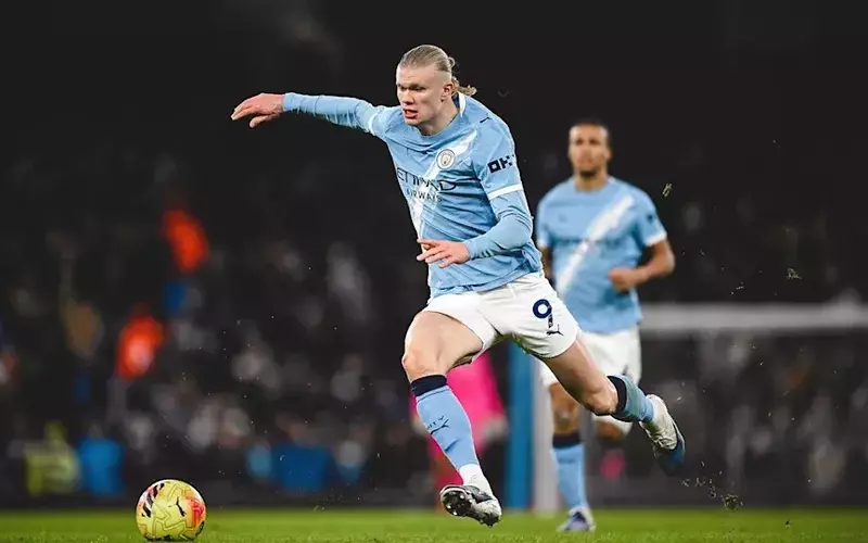 Manchester City's Premier League Title Bid: A Close Race to the Finish