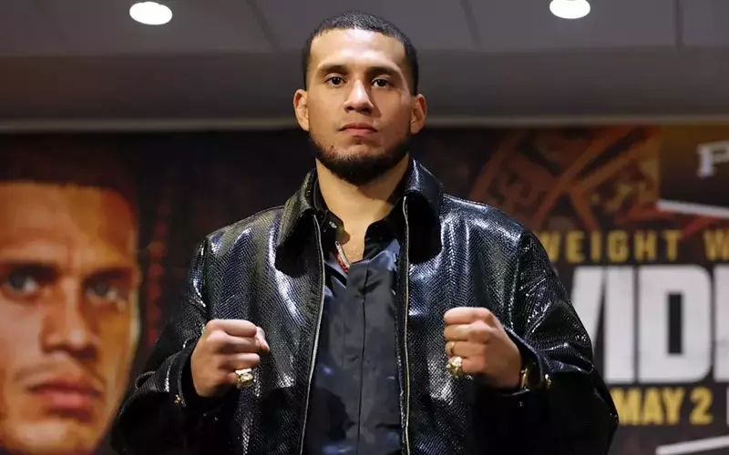 Boxing Legend Roy Jones Jr. Urges Benavidez to Pursue Usyk Super Fight