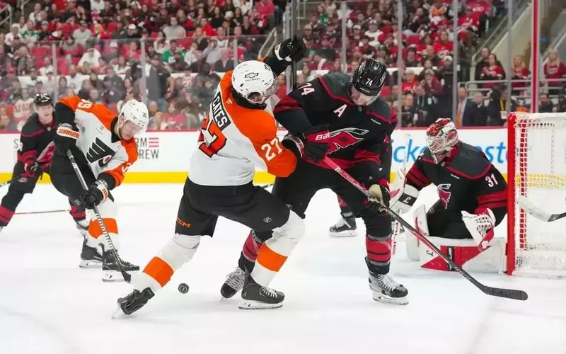 Flyers Aim to Halt Unbeaten Hurricanes in Game 3 on Home Ice