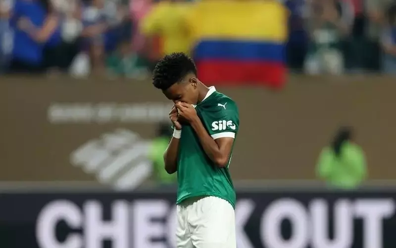 Estevao's World Cup Ambitions Clouded by Hamstring Injury and Brazilian Rehabilitation