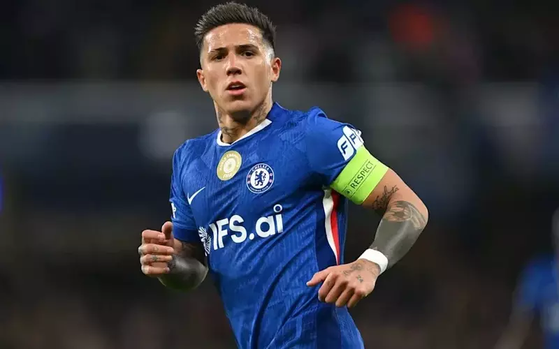 Arsenal Eyes Chelsea Midfielder Amid Transfer Speculation