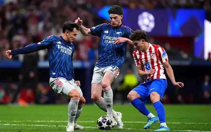 Barcelona's Pursuit of Julian Alvarez: A Complex Transfer Saga Unfolds