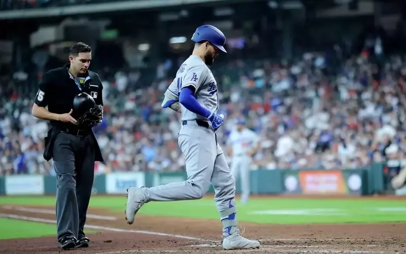 Dodgers Triumph Over Astros with Pages' Three Homers in a Night of MLB Action