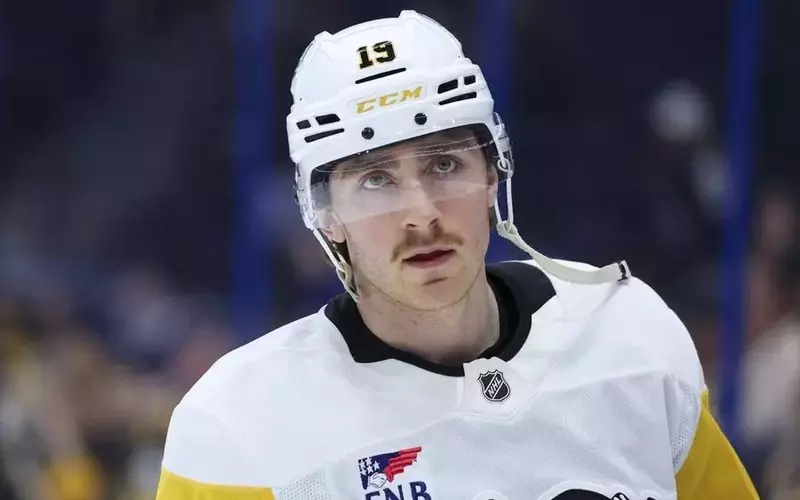 Penguins Secure Key Players: Dewar and Solovyov Extend Contracts