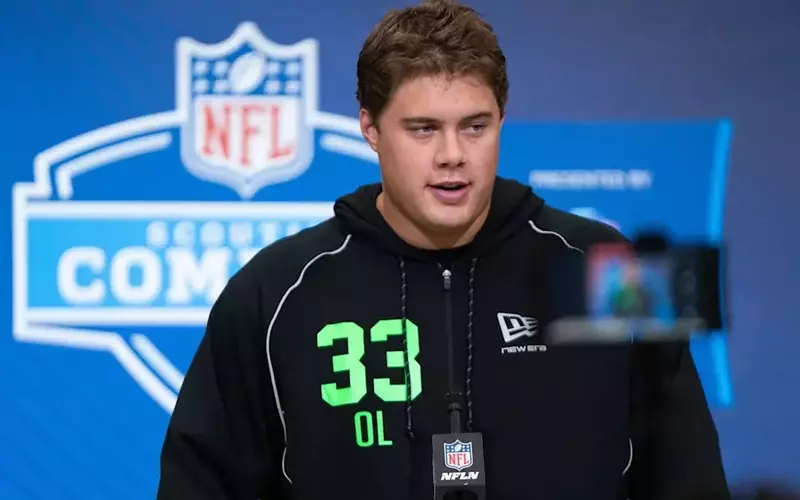 Patriots' New Offensive Tackle: A Strategic Draft Pick