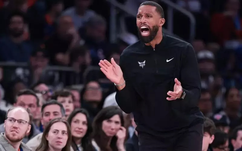 Charlotte Hornets Extend Head Coach Charles Lee's Contract