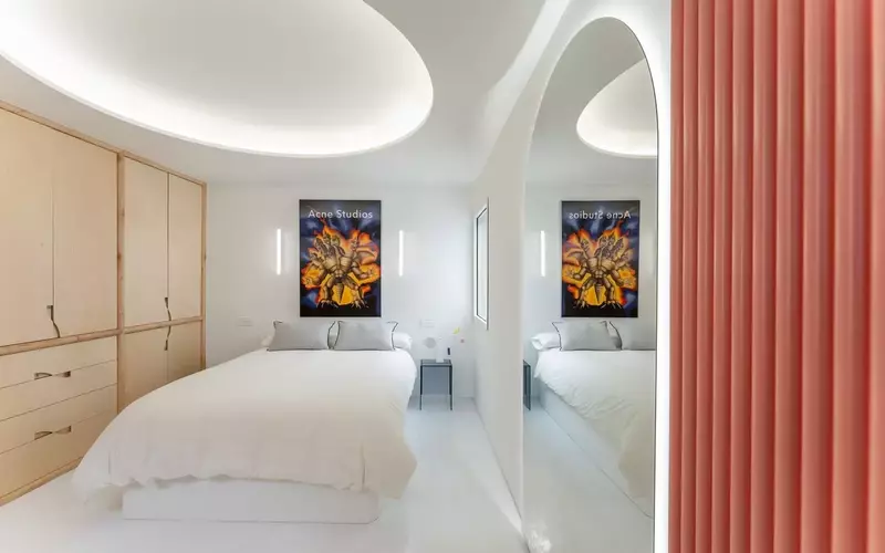 Soluzioni Creative per Illuminare la Camera da Letto Oltre il Lampadario Tradizionale