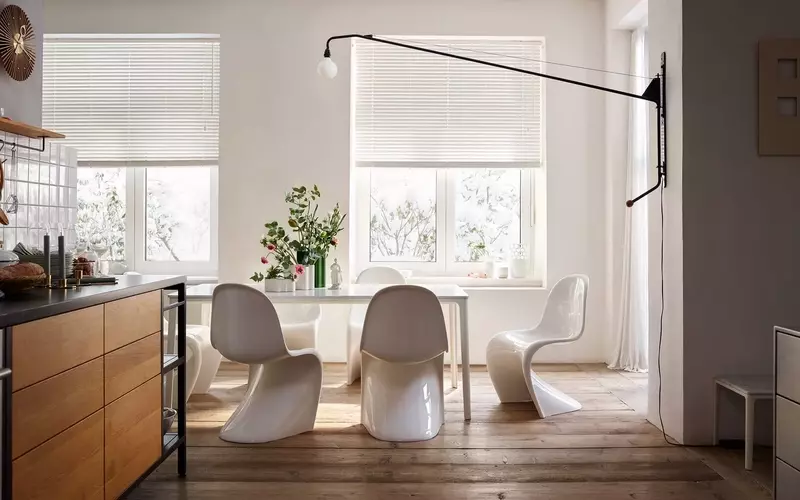 Soluzioni Creative per l'Illuminazione con Lampade a Braccio