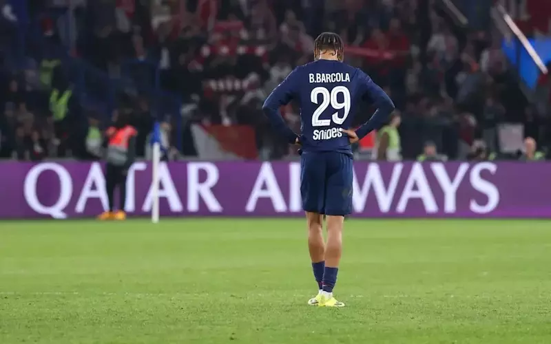 Barcelona Eyes PSG Winger Bradley Barcola for Summer Transfer