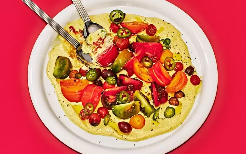 Effortless Summer Dishes: Recipes Utilizing Peak-Season Produce