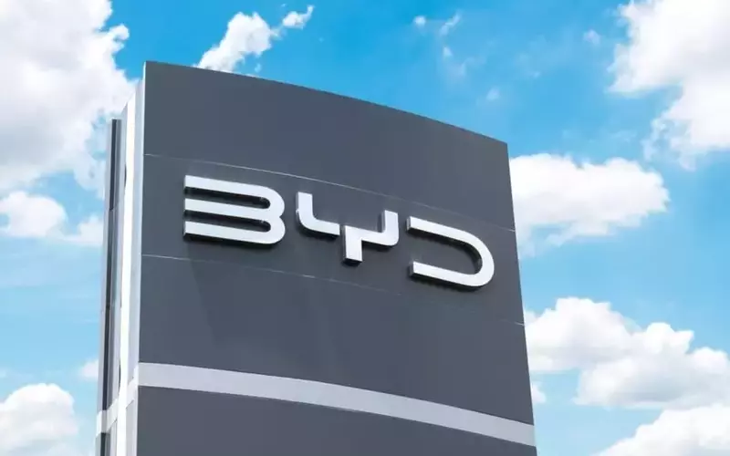 Chinese Automakers Accelerate Global EV Expansion Amidst Shifting Market Dynamics