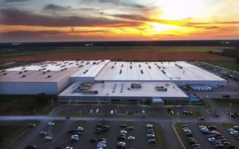 SpaceX's Controversial AI Compute Deals Spark Debate Ahead of Highly Anticipated IPO