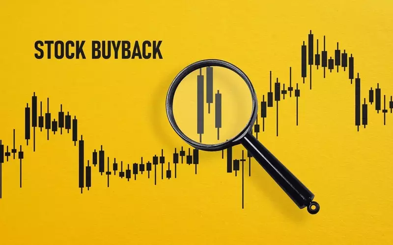 Corporate Cash: Shifting from Buybacks to AI Investments