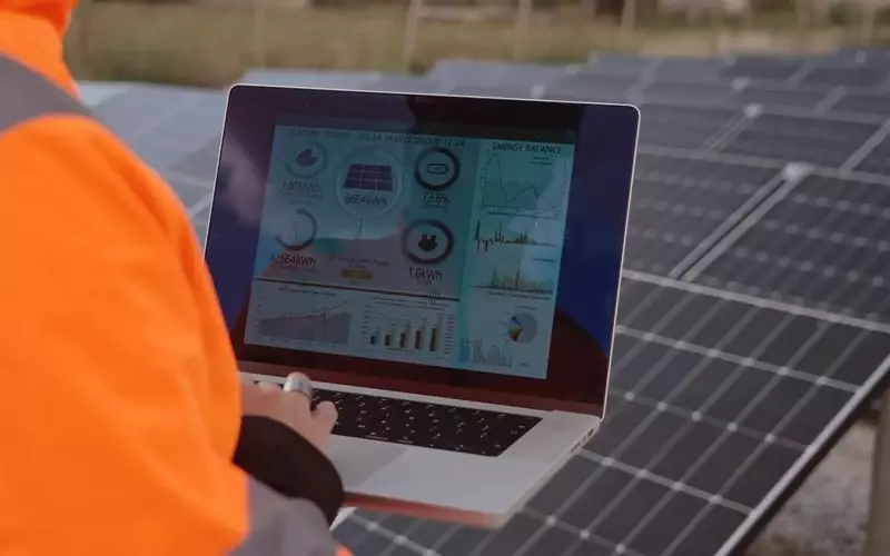 Optimizing Renewable Infrastructure Investments: Balancing Returns and Risks