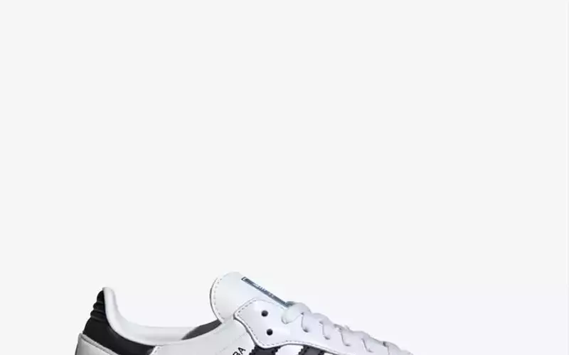 The Ultimate Guide to Women's White Sneakers: Style, Comfort, and Versatility