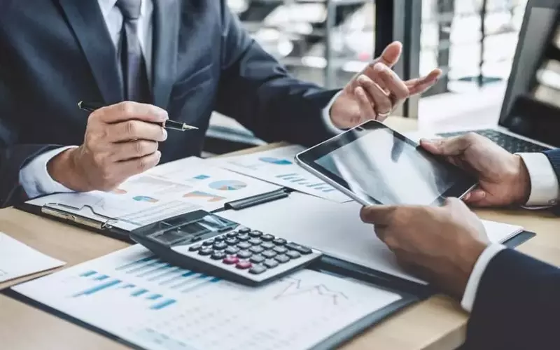 Leading Tech and Telecom Stocks Poised for Significant Growth in June