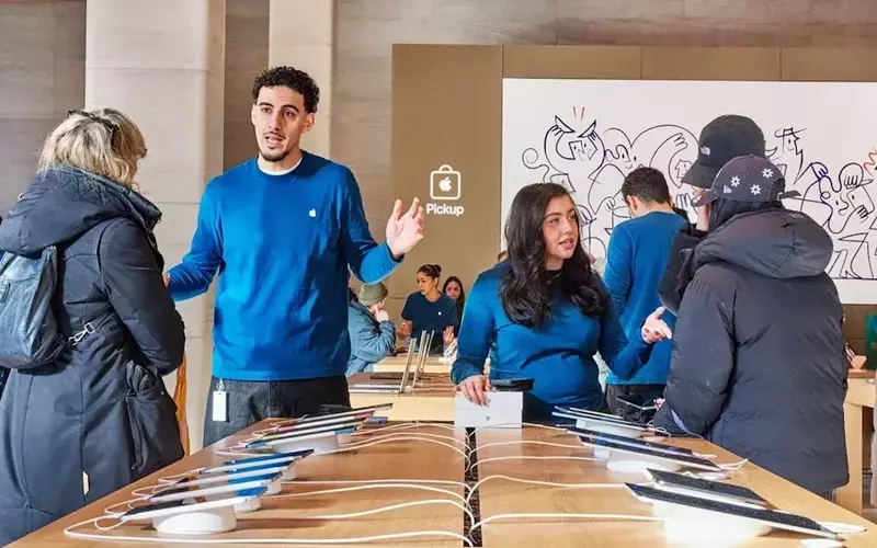Apple's AI Ambitions: A Game Changer for Siri, a Challenge for Competitors, and a Boon for Alphabet