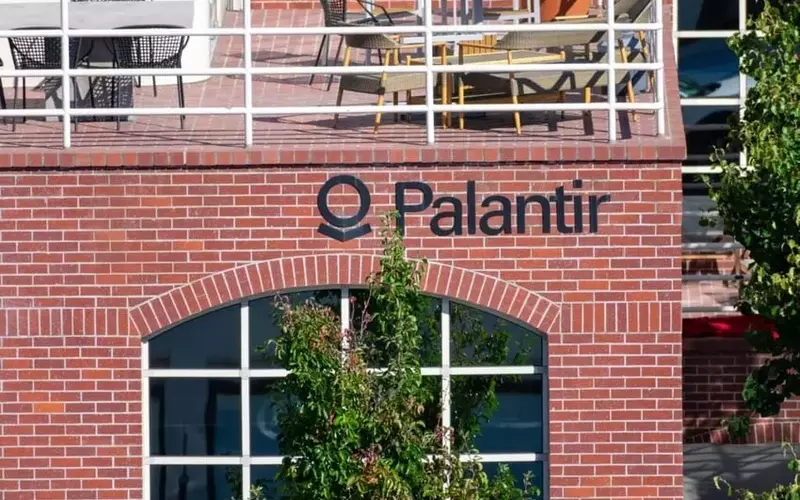 Billionaire Investor Regrets Early Palantir Exit, Citing Missed 10x Growth