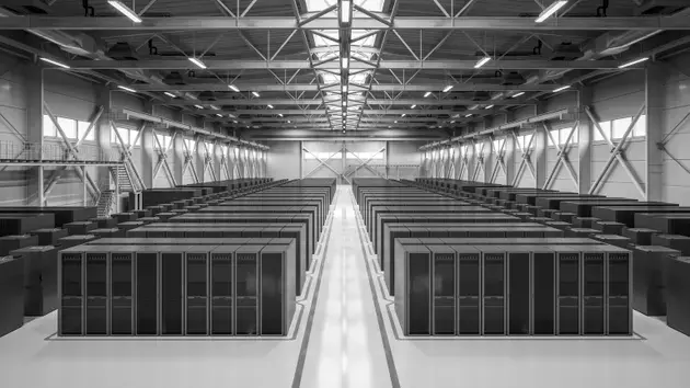 Super Micro Computer: High Stakes in AI Server Market