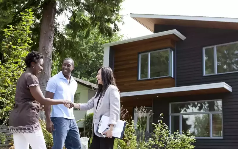 Understanding Real Estate Professionals: Agents, Brokers, and Realtors