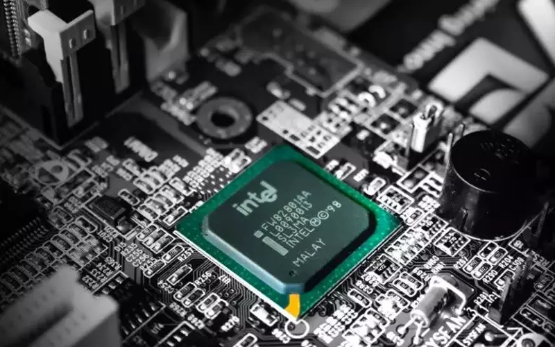 Jim Cramer's View: Intel as a Viable Alternative to TSMC in the Semiconductor Industry