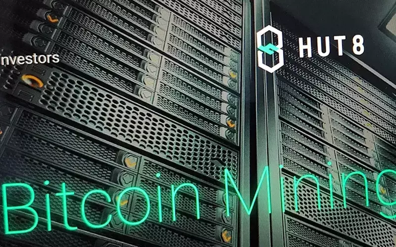 Hut 8 Board Member Divests $4.5 Million in Company Shares