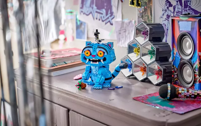 Lego's "KPop Demon Hunters" Set: A Detailed Look at Derpy Tiger and Sussie Bird