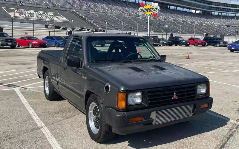 A Reimagined Mitsubishi Mighty Max: An Evo in Disguise