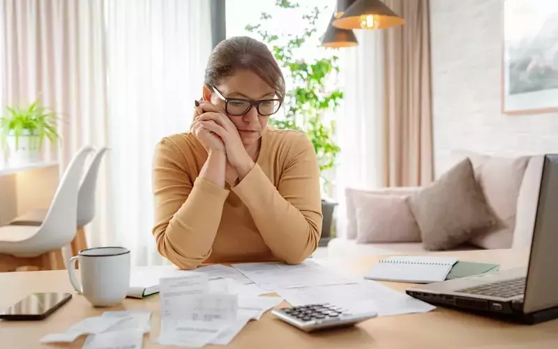 Retirement Savings Soar Amidst Rising Hardship Withdrawals: A Vanguard Report